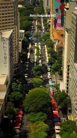Feira Hippie de Belo Horizonte. Sempre muito movimentada e com muitas novidades. Quem conhece? Comente ai.. . Crédito:📽️ Droneuai . #feira #feirahippie #centrodebh #centrodacidade #cidadegrande #minasgerais #drone #djiglobal #lojadji #take #artesanatobh