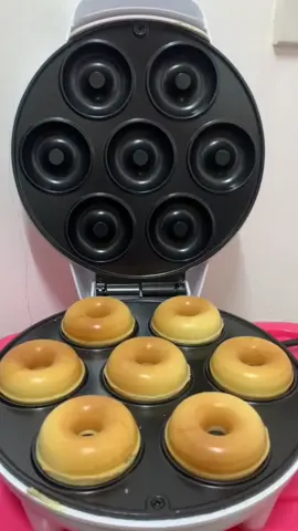 Cuma 2 menit langsung mateng, cek keranjang kuning sekarang! Keburu stocknya habis 😱😱 #racuntiktok #cetakandonatmini #donatminiviral #cromboloni #cetakandonat #xyzbca #fyp 