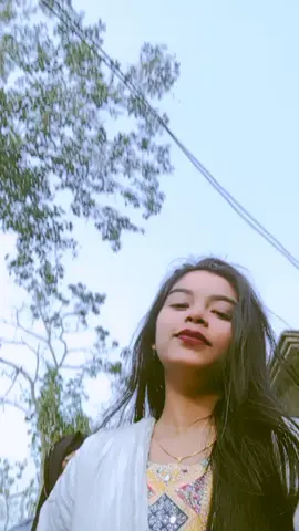 আমার আম্মু ও কতো সুন্দর মুখ মিলিয়ে গানের সাথে সুন্দর ভিডিও বানাতে পারে ,,😮😊😊#cute_meghla 