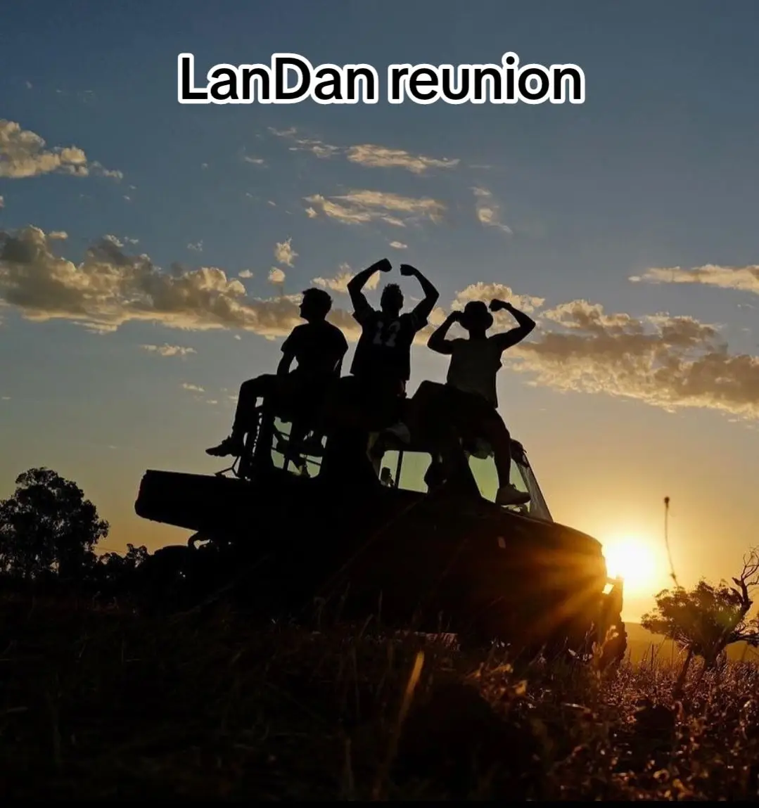 LanDan back together!🫶 Lando having fun on his World tour with Martin Garrix and now with Daniel Ricciardo!😜 #landonorris #danielricciardo #f1 #f1tok #f1tiktok #ln4 #landan #dannyricc #ricnation #martingarrix #formula1tiktok #f1fans #landonorrisfangirls #f12024 #f1community #formula1tok #f1fyp #f1winterbreakcontent #dr3 #landonorris4 #f1drivers 