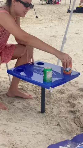 VERÃO 😍 #repost @apedaemily : Kit Mesa de Praia com Saca Areia ❤️ Acesse nosso site e conheça mais! Link na Bio #mahil #utilidadesdepraia #praia #sacaareia #mesadepraia