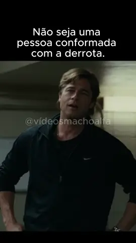 Os seres humanos são capazes de se adaptarem a qualquer situação, sendo boa ou ruim. Quando as coisas não funcionam como desejamos com frequência, é possível abraçar a derrota e se conformar com ela pois é o caminho mais cômodo. Mas não devemos nos acostumar com as infelicidades e continuar com a busca por situações melhores. O sucesso geralmente vem depois de alguns fracassos.  Filme: O Homem que Mudou o Jogo - 2011 - Conheça O Manual do Macho Alfa ⬇ Link na bio... - #machoalfa #macho #homem #men #masculino #masculinidade #reels #filme #moneyball #bradpitt