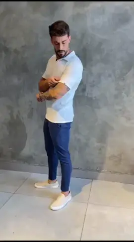 Camisa masculina polo em malha texturizada elehancia estilo e conforto em todas as ocasiões  www.lifestyle015.com #uselifestyle #lojamasculina #modamasculina #lookmasculino #camisetamasculina #lifestyle015 #lifestylestore #lojamasculinasaopaulo #roupasmasculinas #modamasculinastyle #camisetaoversized #camisetaover #moda #loja 