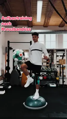 Aufbautraining nach Kreuzbandriss💪🏼 BROSCHAT Fitness macht dich wieder fit! #physiotherapie #rehabilitation #rehab #TikTokPromote #schwaebischhall #Fitness #sporttherapy #athletik #knie #rehatraining #physio #sports #physiotherapieausbildung #waldenburg #stuttgart #crailsheim #physiotherapie #osteopthie #fussball #comeback #broschat #broschatfitness #broschatphysio #kreuzbandriss #gym #übungenzuhause 