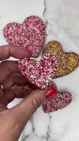 How to make sprinkle hearts ❤️ #easytutorial #chocolate #ValentinesDay #valentinesbaking #cakedecorating #wantsomethingthatiwant 