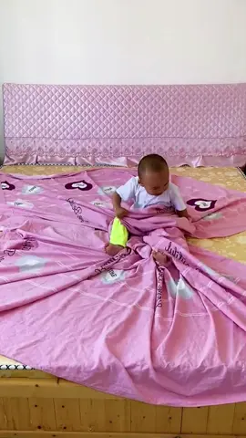 Mata latex ini menakjubkan,ia sangat selesa untuk berbaring dan merasa sejuk ais #matasejuk #perkarayangbaikuntukrumah #rekomendasiprodukyangbaik #berkongsi #fyp #foryou #goodthing #goodthingstoshare❤️ #goodthingsinlife😊💚😊 #sleepmat #tiktok #tiktokmalaysia 