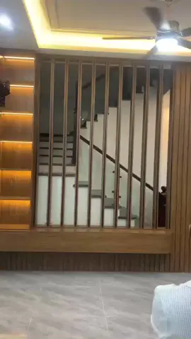 Vách tivi gỗ công nghiệp cầu thang đẹp #noithatgocongnghiep  #vachtivi #xuhuong 