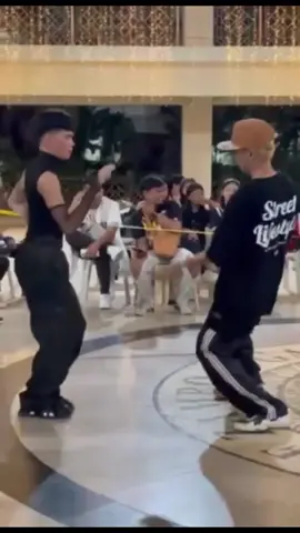 CHECK IT OUT! 🔥 #enchanter #kiyan #sayaw #waackings #waacking #freestyle #dance #streetdance #dancebattle #openstyle #openstylebattle #trend #fyp 