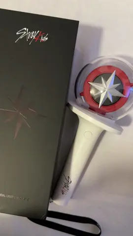 ✩  Stray Kids lightstick unboxing  ✩       I’ve waited so long to get their lightstick im so happy !! This new version is so cool,  the screen is such a good idea, bbokari is so cute eheh (there’s obv no black stripes irl btw)  #straykids #stay #straykidslightstick #kpoplightstick #kpopcollection 