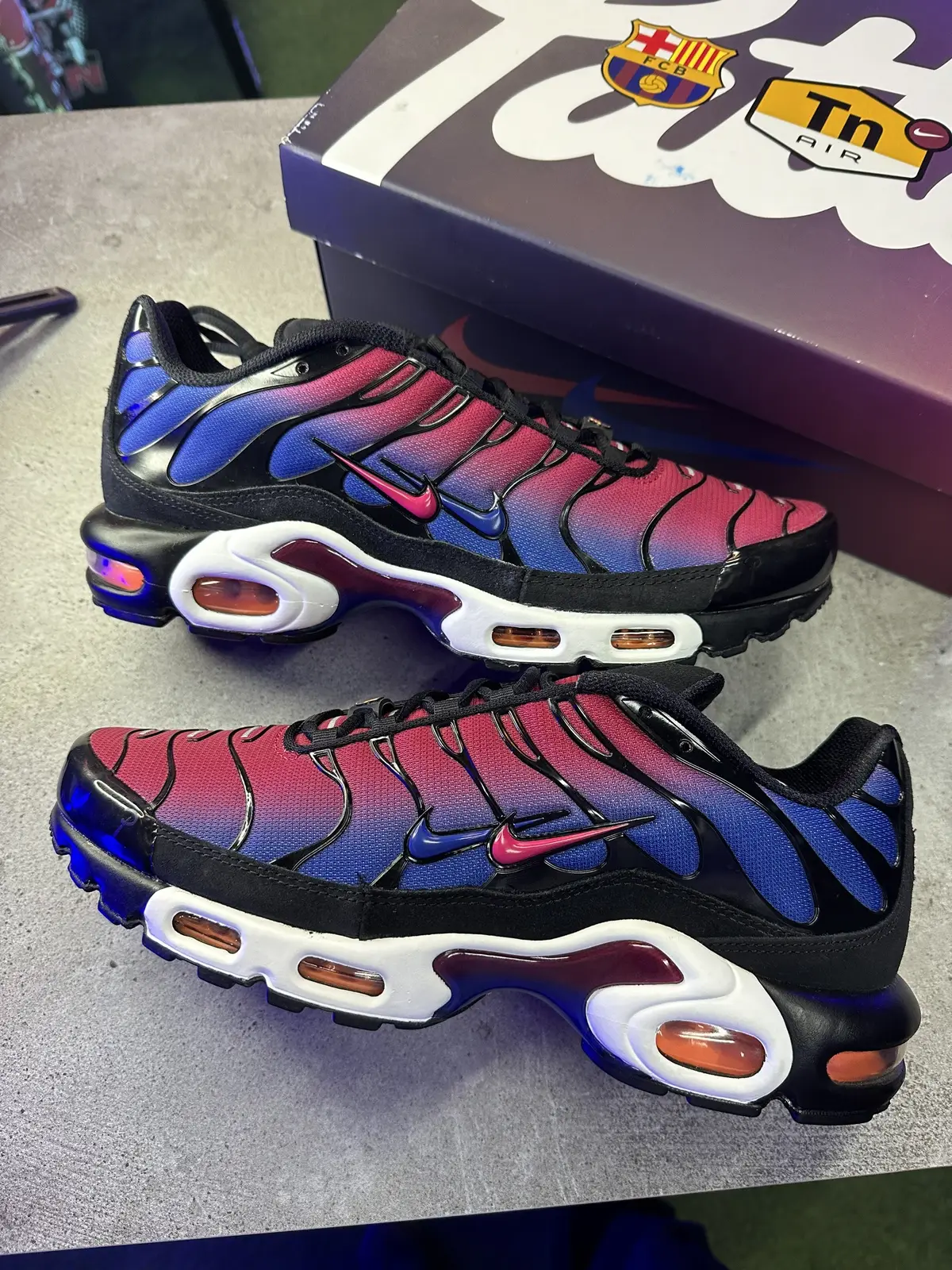 Mens tn air max patta Barcelona collaboration 🦶|9.5 💷|£250 🏬|Available in-store  💳|card payment available  🚚|free delivery  📲| DM Enquiries #manfredisexclusivesneakerstore #tnpattabarca #sheffield #kelhamisland #steelyardkelham 