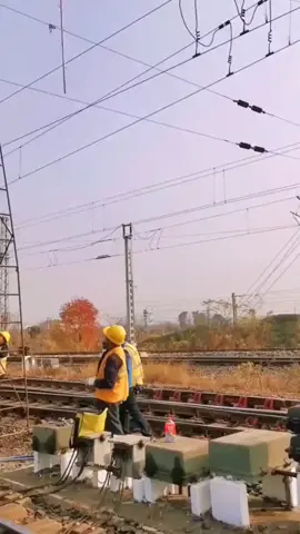 Only professional ⚡ #train #line #electrician 