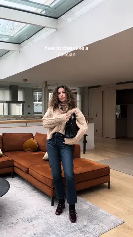 Got to have a 501 Levis jeans #howtodresslikeafrenchgirl #parisianstyle #parisiangirl #parisienne #errandsoutfit 