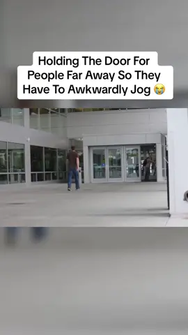 Pure evil 😭 #prank #funny #college #publicprank #school #viral #jogging 