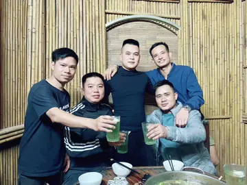 Kể ra các anh mình đẹp zai phết chứ đùa 