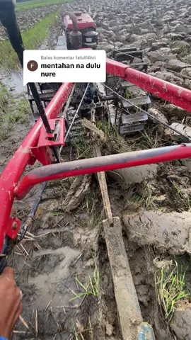 Membalas @fatulf4hri tabe om mentahannya 🙏🙏 #wijapaggalung🌾 #padi #petani #sawah #kulisawah #traktor #traktorsawah #fyp 