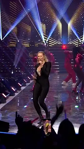 Helene Fischer 🔥 freut ihr euch auch schon so auf den Auftritt heute Abend bei Florian Silbereisen? 📺 #helenefischer #floriansilbereisen #atemlos #atemlosdurchdienacht #ichfindschlagertoll #helenefischerultras #schlagerparty #tvshow #schlagerchampions