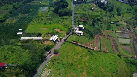 Sesuka itu pakai drone buat ngelihat keindahan alam dari sisi yg lain #fyp #foryou #foryoupage #malanghits #drone #aesthetic #cinematic #randomvideo #viewdrone #sorehariku #colorgrading 
