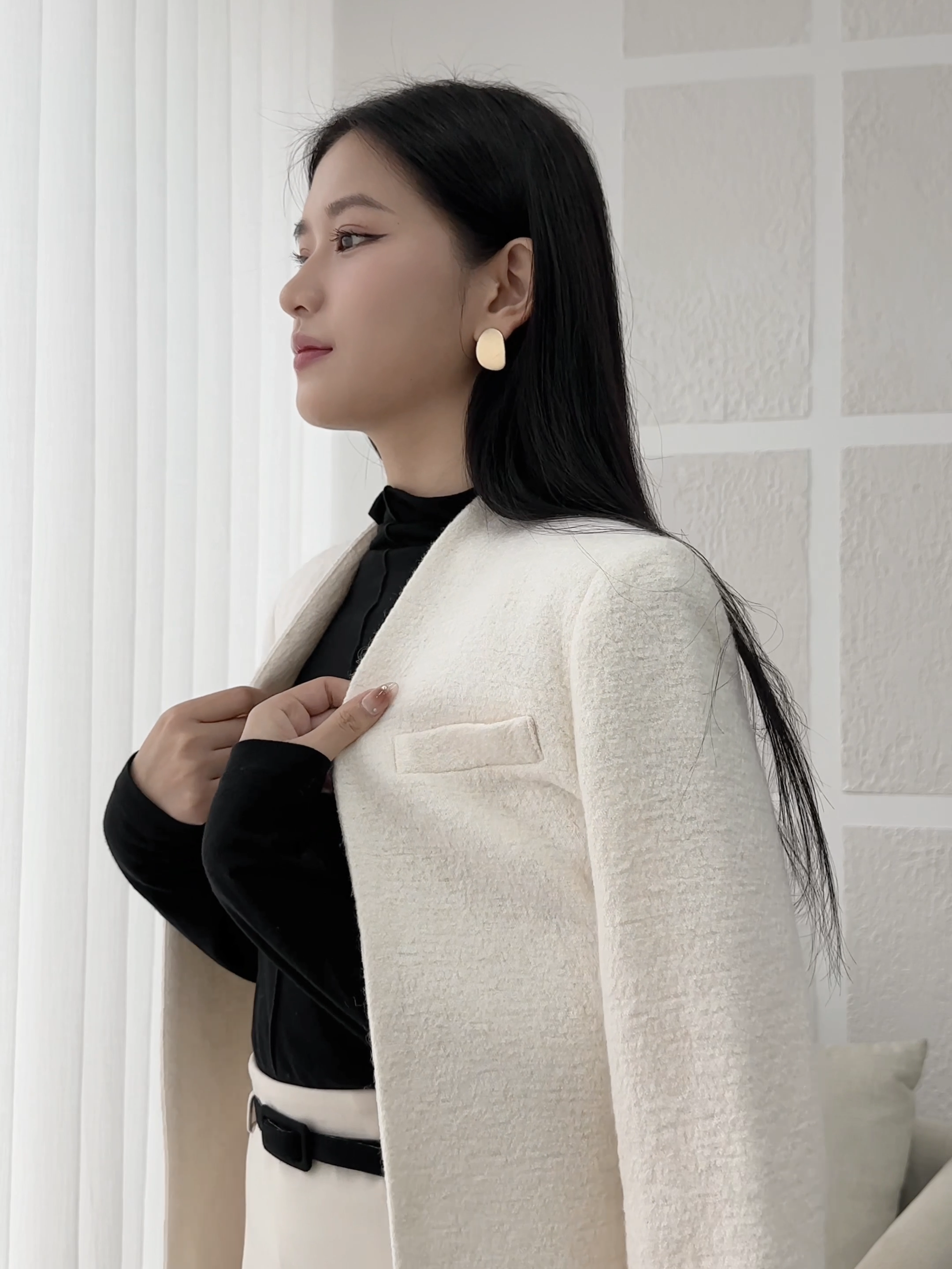 Elegant wIth WHITE ANT #elegant #minimalism #minimalstyle #longcoat #knitted #WHITEANT