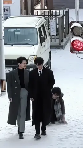 Thì ra hình ảnh 1 gia đình trong truyền thuyết là ntn đây 😳 #douyin #帅哥 #traideptrungquoc #boyslove #foryou #j4f #霸总氛围感#小说感