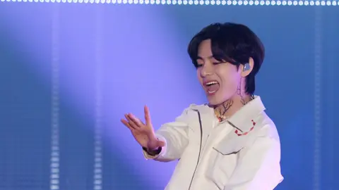 disease - ptd on stage #taehyung #bts_official_bighit  ©namuspromised