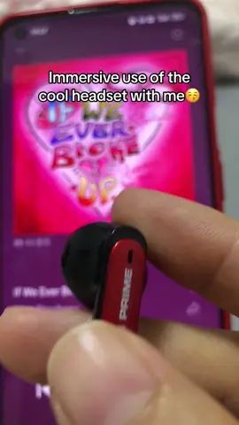 Listen to the headphones, so cool😱😎💪🔥#headphones #coolheadsets #earphones #wirelessheadphones #bluetoothheadset #coolgifts #fyp #spotlight #tiktokmademebuyit #festivesale 