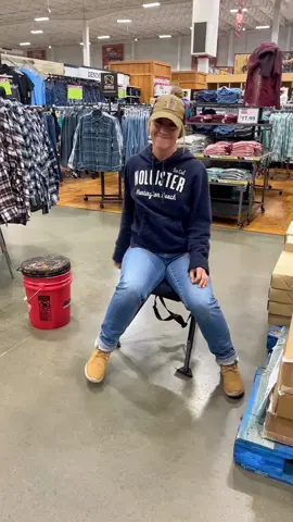 Hard to find a good blind chair these days! The good ol bucket and swivel seat still takes it 🔥  #hunting #bowhunting #deer #deertiktok #huntingseason #deers #farmandhomesupply #bowseason #fyp #hoyt #bucketseat #holdmycoffee #girlswhohuntandfish #giggles #hunt #redneck #midwest #bigdeer #bigbuckdown #womenpower #bowbucks #bigdeer #deerblind #blindbox #huntingbuddy #huntingblind 