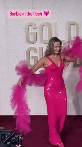 #MargotRobbie at the #GoldenGlobes 2024 in Los Angeles📸[via @People Magazine’s IG]#fyp #foryou #fypシ #foryoupage #fy #foryou #foryourpage #tiktok #trending #trend #viral #viralvideo #viraltiktok #selenaslamour #pov #parati #pourtoi #xyzbca #explore #edit #greenscreen #makeup #makeuptutorial #makeupartist #fashion #fashiontiktok #fashioninspo #beauty #BeautyTok #beautyhacks #beautytips #barbie #barbiegirl #BarbieMovie #barbiemovies #barbiedoll #margotrobbieedit #ryangosling #margotrobbiebarbie