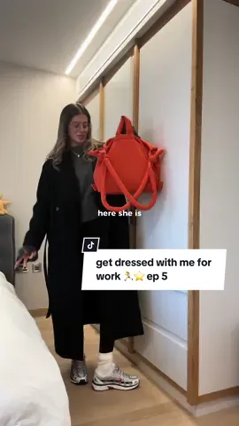 I swear this bag just hits EVERY damn time😮‍💨😮‍💨😮‍💨 @Ölend  leggings: @Adanola  sports bra: @Gymshark  top: @myprotein  Knit: @nakdfashion  Shoes: @Nike p-6000 blazer: @BERSHKA  coat: @Weekday  #OOTD #getdressedwithme #officeootd #officeoutfitinspo 