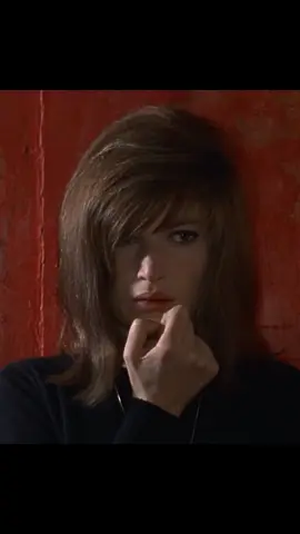 Il deserto rosso di Michelangelo Antonioni, 1964, l'ideale tassello finale della trilogia dell'incomunicabilità e culmine della sinergia professionale tra Antonioni e Monica Vitti. #artesettima #ildesertorosso #reddesert #antonioni #michelangeloantonioni #monicavitti #cinema #cinemaitaliano #italiancinema #trilogia #incomunicabilità #filmdavedere #CinemaTok 