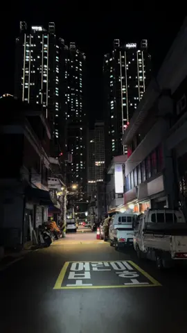 Un vídeo como este no necesita ni letras ni sonidos. Apreciar las edificaciones de esta bella ciudad cuando llega la noche es increíble experiencia! Seoul night view 🌃