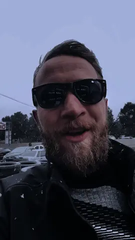 Mən kiməm ki… Öləm yerim boş qala (Şeir: Rauf Müşviqabadlı, Musiqi: Paşa Əmircan - ölərdim) #qardeyiləmgünçıxandaəriyim #mənkiməmkiöləmyerimboşqala #şeirlər 