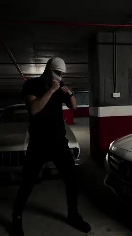 Madem güneş tepeden vurdu, gölge ayağımızın altıdır. #russianmafia🇷🇺 #russiansong #boxing 