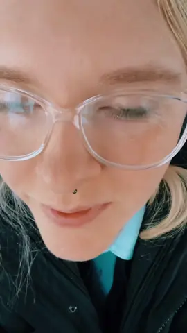 😅😂 #fy #fyp #fürdich #füreuch #willstdu #dannnimmdenbus😁 #bus #busfahren #busfahrerin #reinundraus #vorstellung #spass #fun #aufarbeit #mercedesbenz #mercedesbenzcitaro #blondehair #pierced #mariajohanna07 