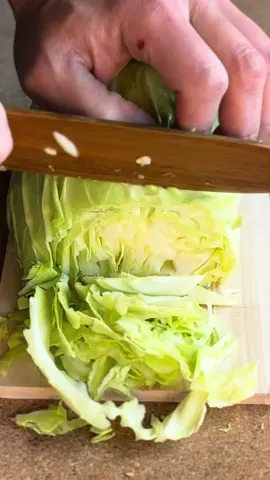 The hardest wood in the world was used to make the world's sharpest wooden knife. #asmr #woodworking #japanesecarpenter 