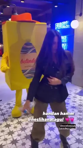 The queen 👸🏻 of the dance 😍 super excited 🤩 last night ✨ at the “Ah Belinda” gala @neslihanatagul 🧡🧡 #AhBelinda #nerflixturkiye #neslihanatagul #actress #AhBelinda #neslihan #queen #beautiful #pretty #NeslihanAtagulDogulu #NeslihanDogulu #belinda 