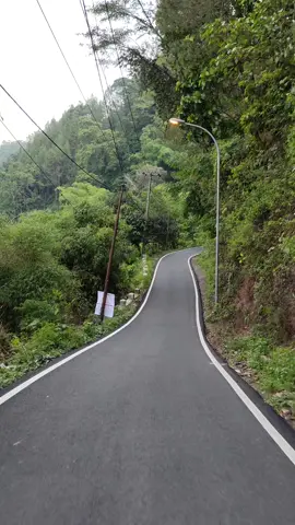 Ngebel Terus Berbenah. Jalane Mulus Durene Mak Nyuusszz #ponorogohebat #ponorogo #ngebel #wisataalam #telagangebel #ngebellake @Sugiri Sancoko 