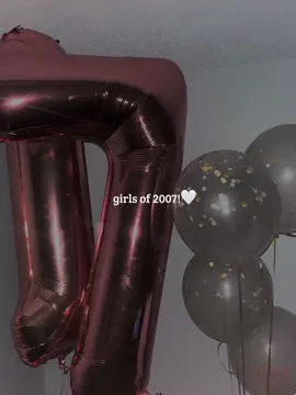 Sweet 17 !🤍 #17 #seventeen #fy #fyp #foryou #foryoupage #happybirthday #birthday #2007 #cake #party #birthdaycake #birthdayparty #sweet 