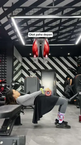 Udah pada tau belum nih? Kalau hip thrust gak cuman fokus ke otot glutes aja lho temen temen. Jadi ini beberapa posisi kaki yg membedakan target otot, beda posisi kaki, beda juga otot yg ditargetkan. Nah kalian bisa cobain menu ini di latihan kalian🧚🏻‍♀️ #workout #legdayworkout 
