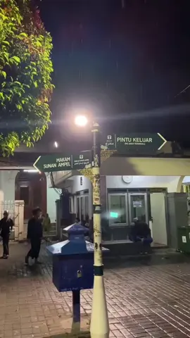 #masjidagungsunanampel #makamsunanampelsurabaya #makamwaliallah #walisongo  #malamjumaat  #pusatoleholehmakamsunanampel  #fyp 