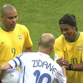 Zidane 🇫🇷 vs 🇧🇷 Brasil 2006 🤯 Aprenda a ganhar dinheiro com Futebol, acessando o link da bio! 🔥 #zidane #brasil #worldcup #france #futebolarte #futeboledit #foryou #futebolmagia #futebolviral #legends #masterclass #viral 