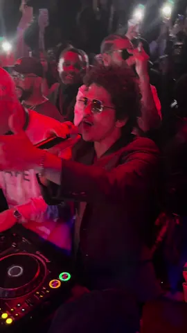 @Bruno Mars #officialafterparty #brunomars #liveperformance #ブルーノマーズ #afterparty #1oaktokyo #livemusic #livestream #fyp 