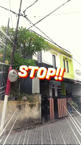 LAGI CARI KOST TERJANGKAU DI SURABAYA TIMUR??? jadi kemaren aku lagi cari cari kost di sekitar its sama unair kampus c , terus aku nemu kost ini di google maps namanya kost putri melati. kost ini terletak di dalam kompleks mulyosari utara.  Kost Melati ini punya fasilitas umum seperti wifi, air minum gratis, parkir motor, dapur, meja makan, kamar mandi dan kulkas selain itu Kost putri melati ini punya 3 paket kamar yaitu: gold ac dan kamar mandi dalam silver ac kamar mandi umum dan bronze non ac kamar mandi umum kamar kost ini bisa kamu dapatkan mulai dari 850k saja loh…  untuk info lebih lengkapnya kamu bisa kunjungi instagram @kostputrimelati.surabaya