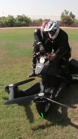 Today is my first day of flying. Can you fly?🏎🏎🏎#flying #flyingmachine #flyingmotorcycle #drone #tiktok 