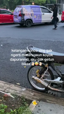 malah seneng😜 #fyp #beranda #4upage #foryou #fypage #viral #sidoarjo24jam #xyzbca #jawapride #jawastory #lfl #story #sindiran 