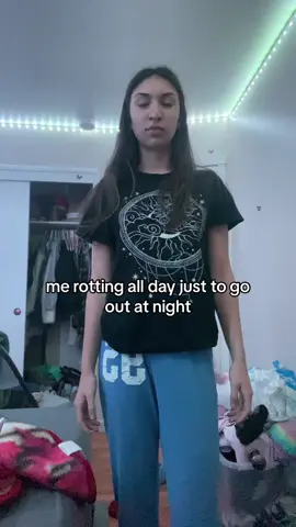 I TOLD YOU WE NEEDED MORE GLITTER #fyp #girlboss 