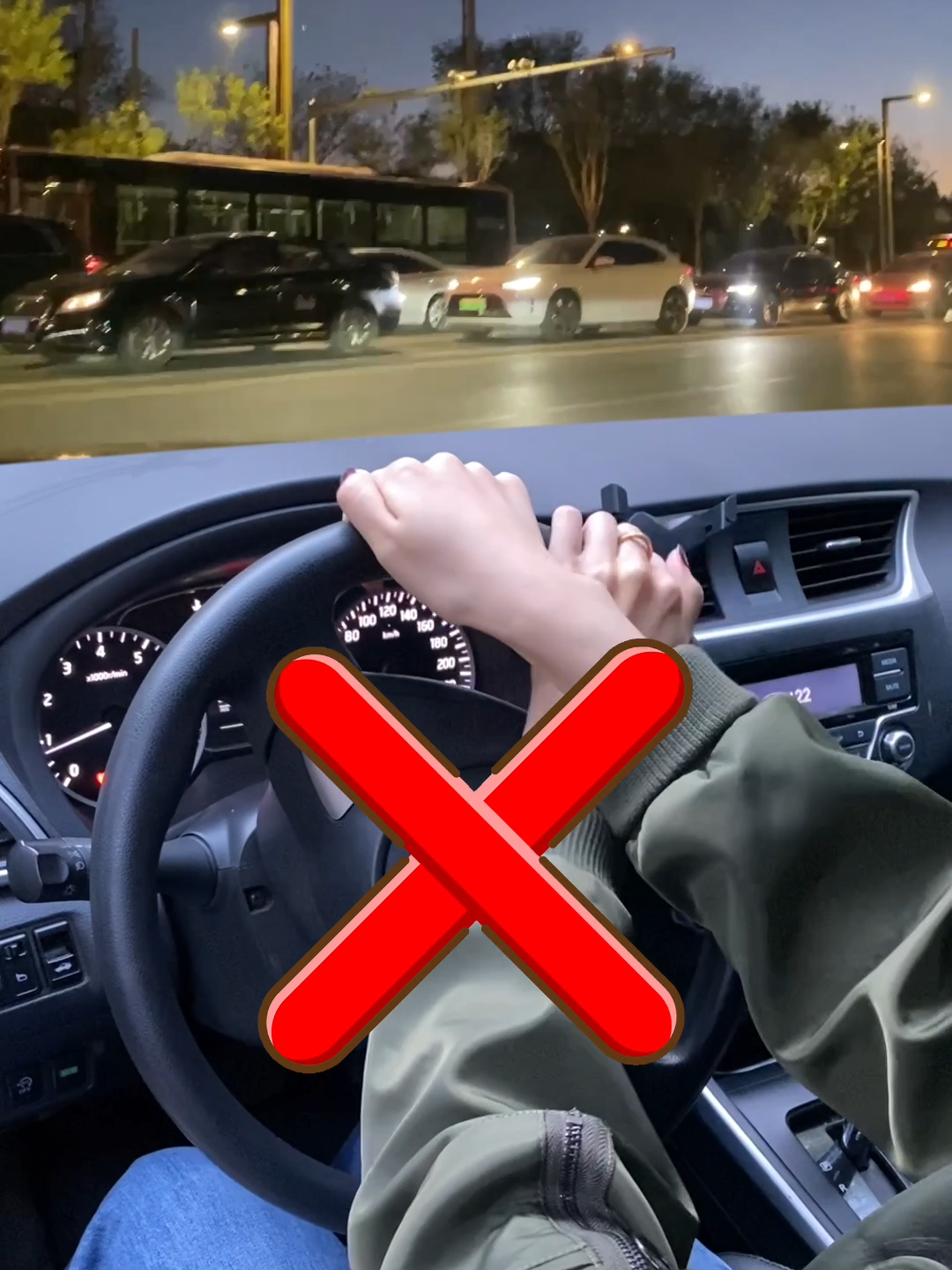 Correct posture for turning the steering wheel while driving#car #driving #tips #manual #carsoft #driver #skills #cardriver