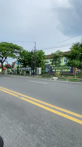 Sekolahane sopo iki dik adik? #masukberanda #bahanswmu #fyp #smpn1rembang #rembang #kabupatenpati #kaliori #mubengpati 