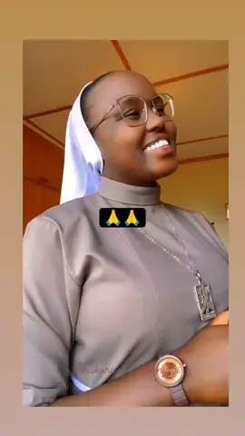 Kilindi Cha moyo wangu kimejaa maneno ya kushukuru Ashukuriwe Mwenyezi anayeketi katika patakatifu Usiku mchana mwanzo wa mwaka mpaka mwisho wake ni Mungu ... Anayenilinda Midomo ...
