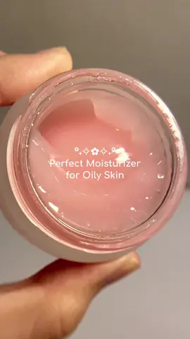 soo in love with this moisturizer 🤍 ringan, cepet nyerap ke kulit, ga bikin oily atau lengkett 💯 bener2 oily skin friendly bgt sih! worth to try✨ #dorskin #moisturizer #dorskinpinkbliss #dorskinmoisturizer #pinkblissmoisturizer #rekomendasimoisturizer #oilyskincare #fyp