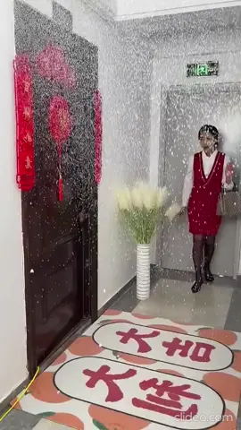 Chinese schoolgirl cleans the house😍 Follow me for more, i follow back !!  #Home  #room  #RoomTour  #cleaning  #livingroom  #asmr #fyp  #fypシ  #foryou  #foryoupage #china #chinese